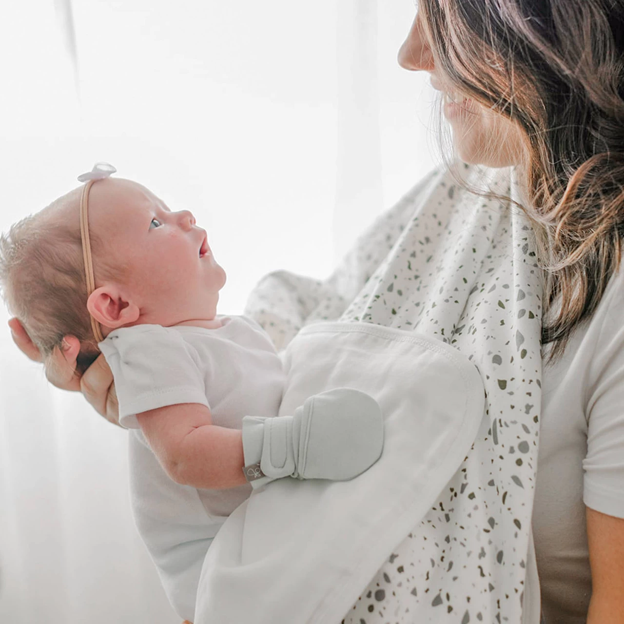 Goumi Mitts Desert Mist - Image 3