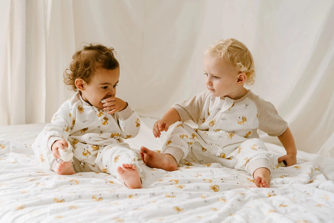 Nest Design 0.6 TOG Raglan Bamboo Sleep Bag - The Lion & Mouse - Image 7