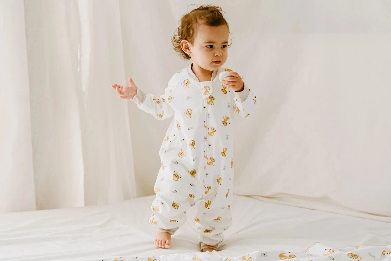 Nest Designs 1.0 TOG Long Sleeve Footed Sleep Bag Lion & Mouse SS23 - Image 7