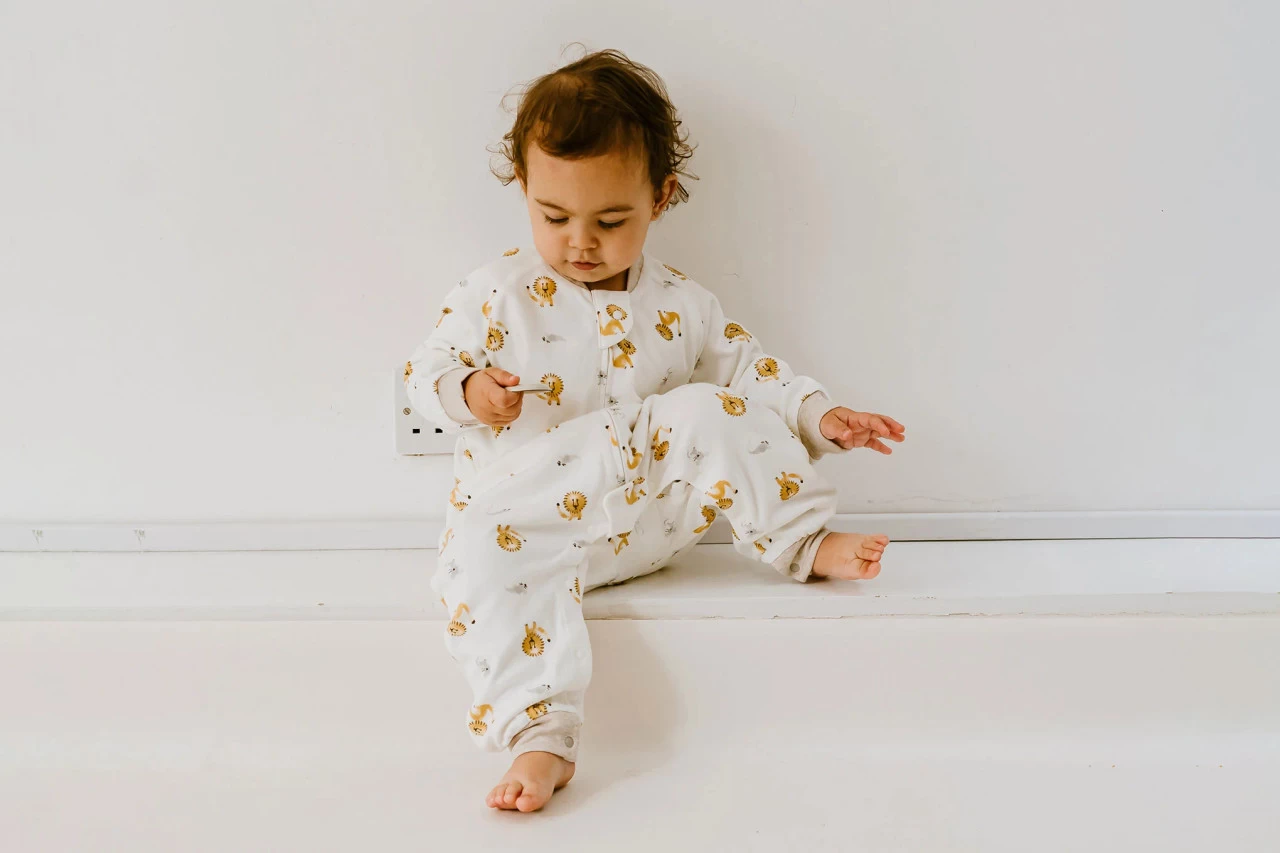 Nest Designs 1.0 TOG Long Sleeve Footed Sleep Bag Lion & Mouse SS23 - Image 4